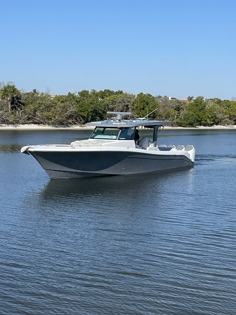 2025 HCB 56 Suenos - Image 2