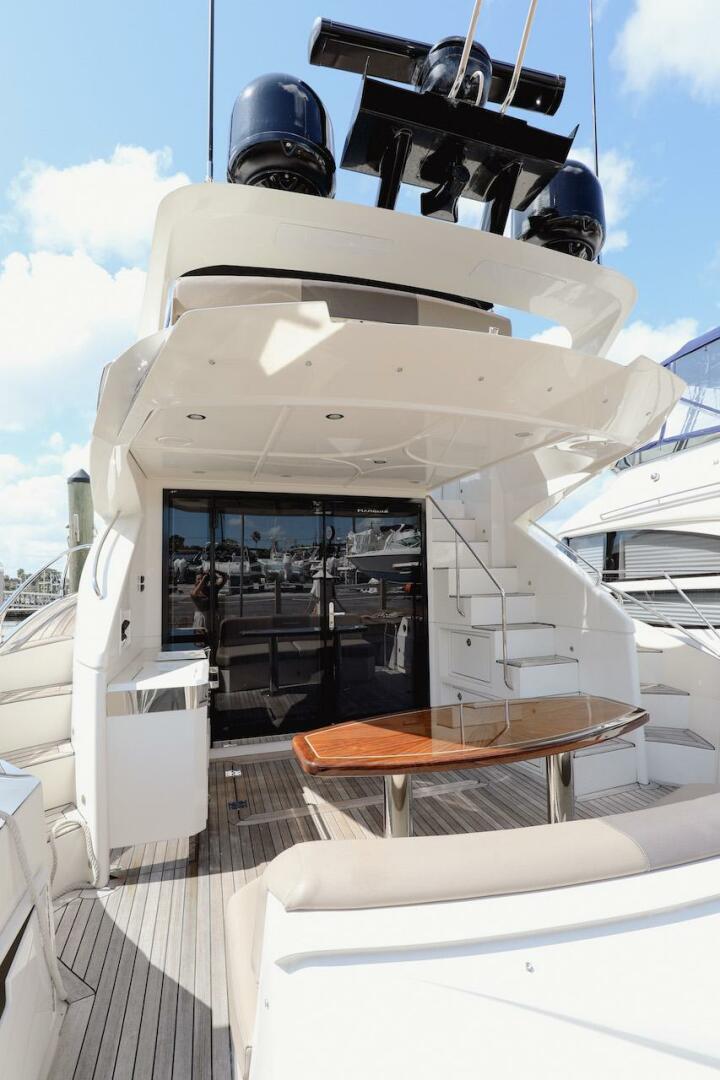 2017 Marquis 500 Sport Yacht - Image 11