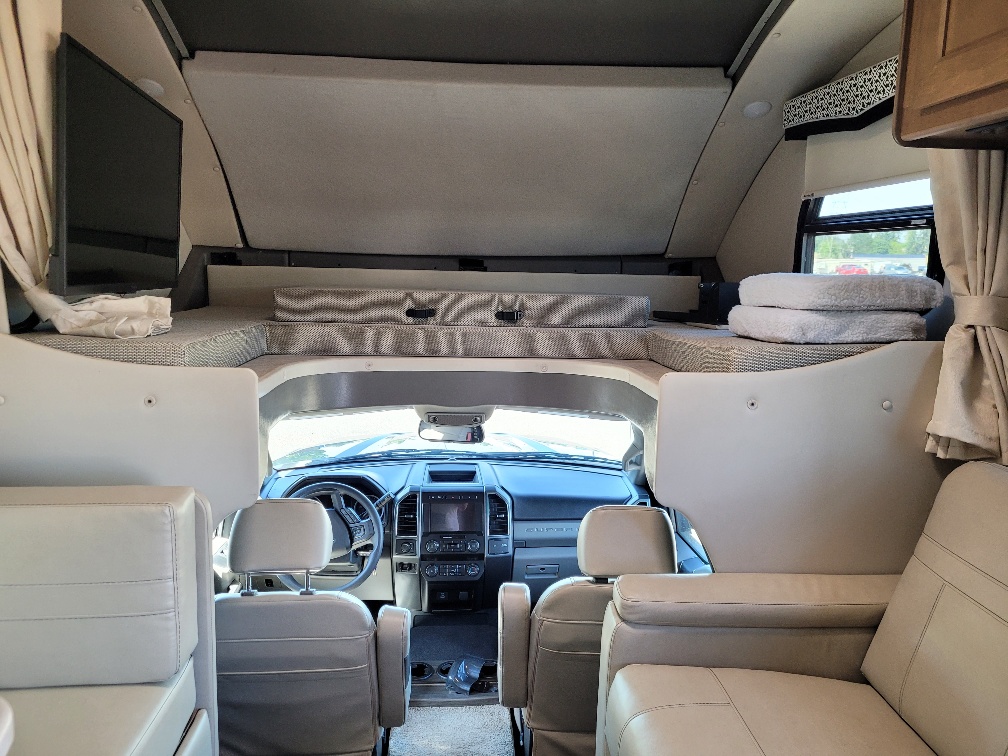 2022 Thor Motor Coach Omni BT36 - Image 5