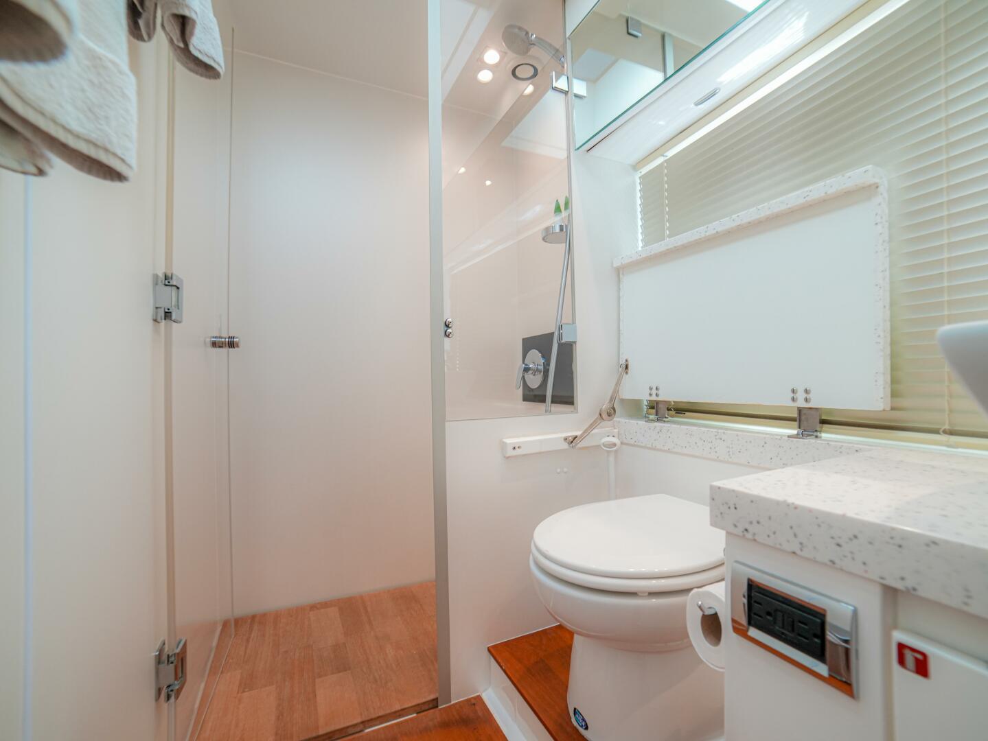 2014 Fairline 50 - Image 39