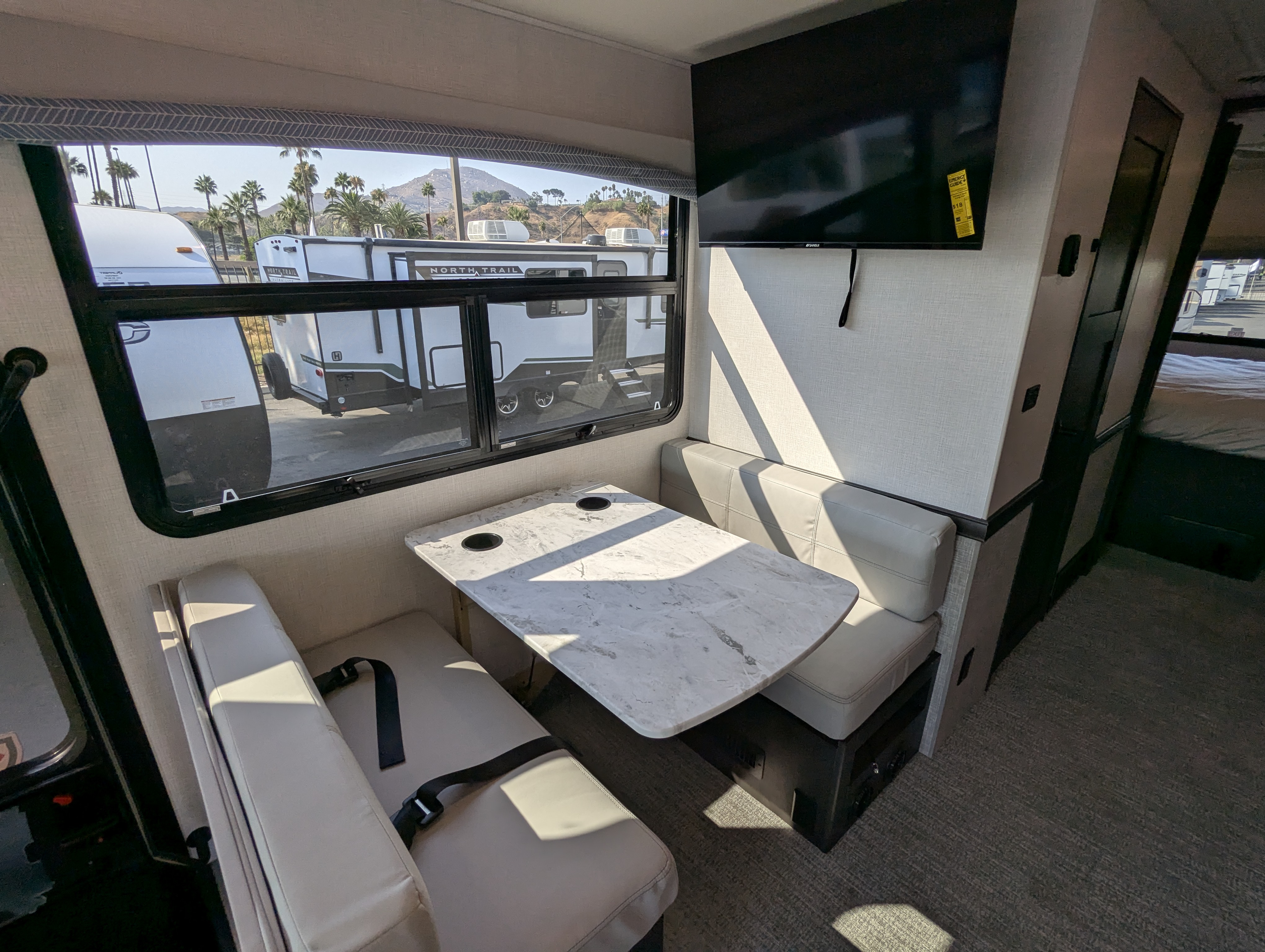 2026 Fleetwood Flair 29M - Image 18