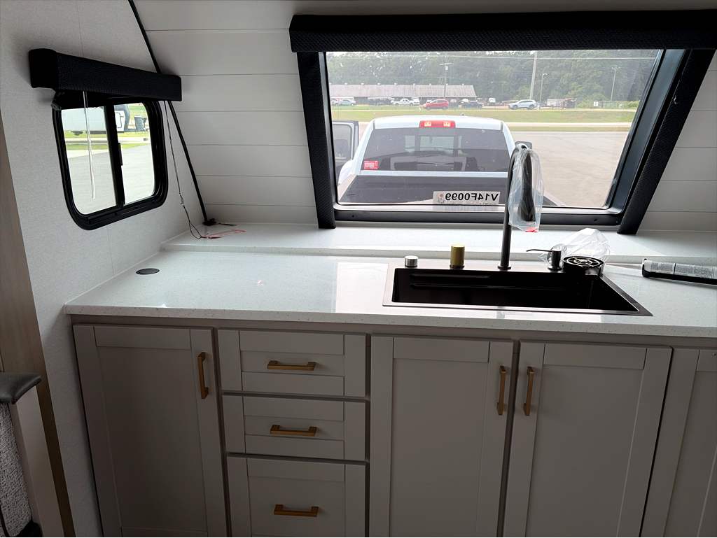 2027 JAYCO JAY FEATHER 26FK - Image 11