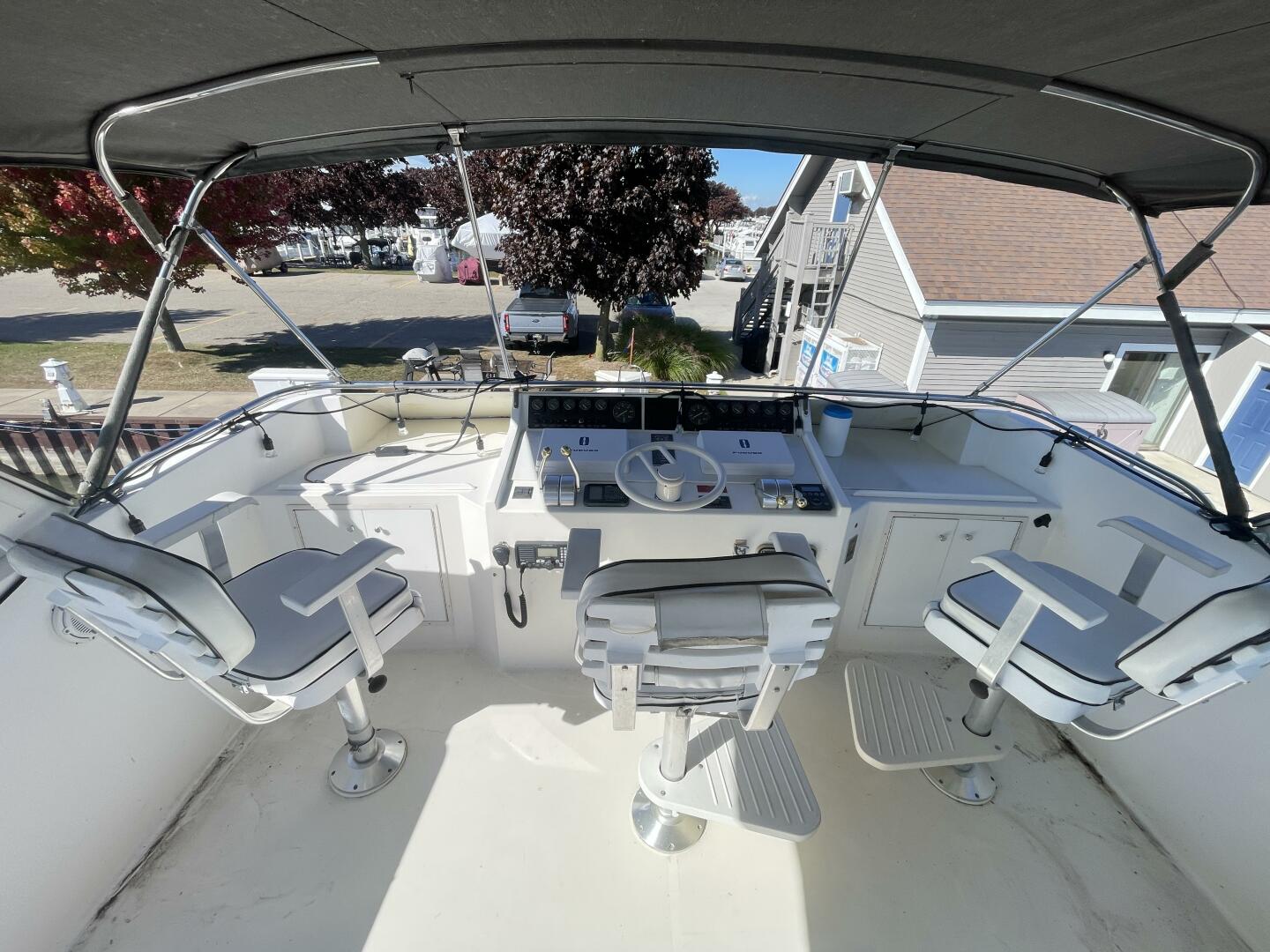 1993 Viking 50 Motor Yacht - Image 32