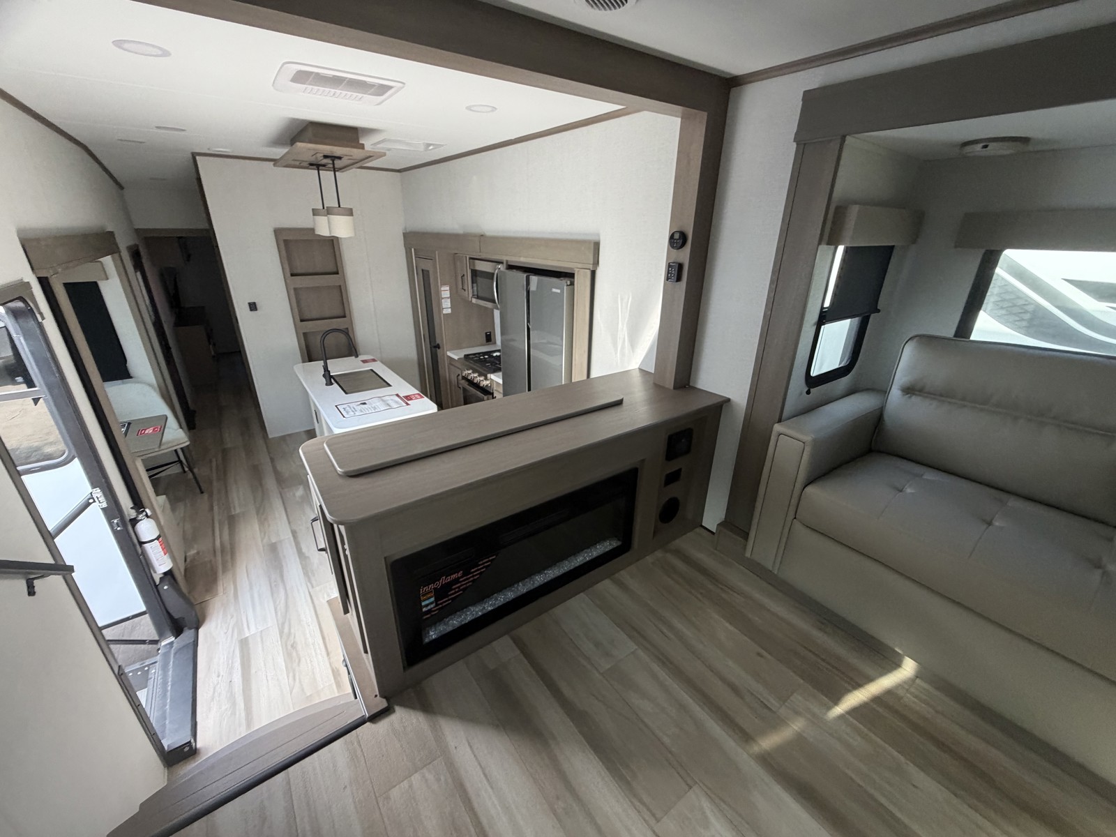 2025 GRAND DESIGN 360FLS - Image 27