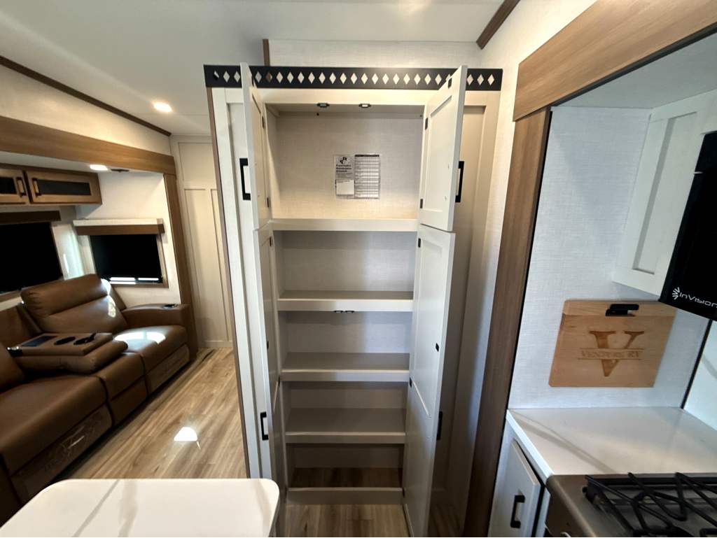 2027 VENTURE RV SPORTTREK 354VBH - Image 18