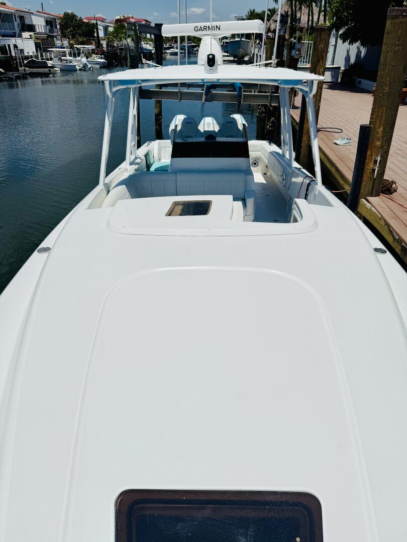 2003 Intrepid 377 - Image 9
