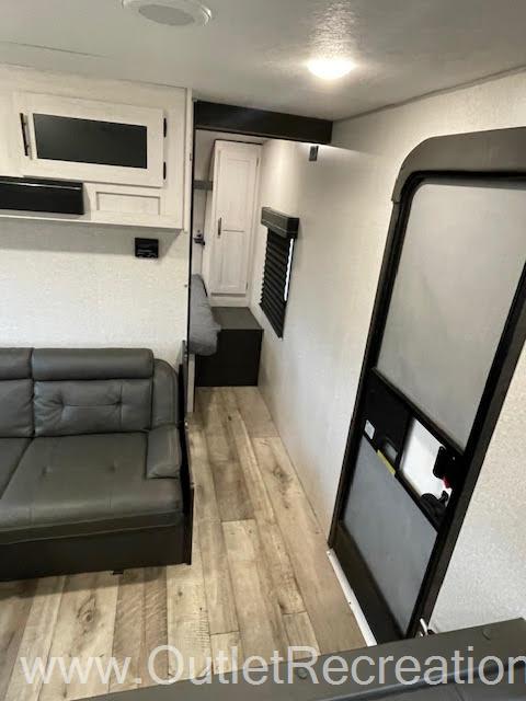 2022 KZ RV Sportsmen SE 260BHSE - Image 20