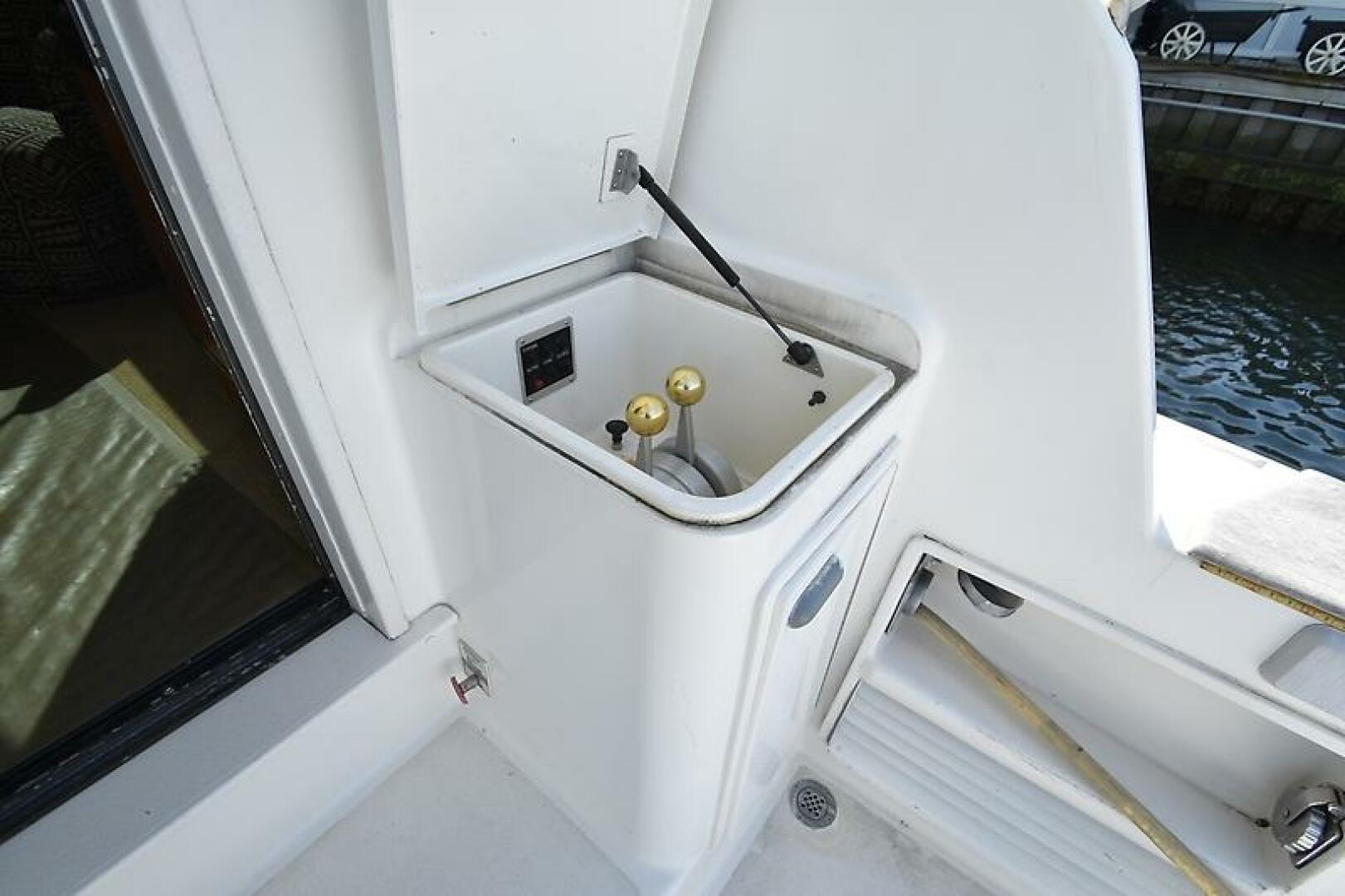 1997 Ocean 48 Convertible - Image 43
