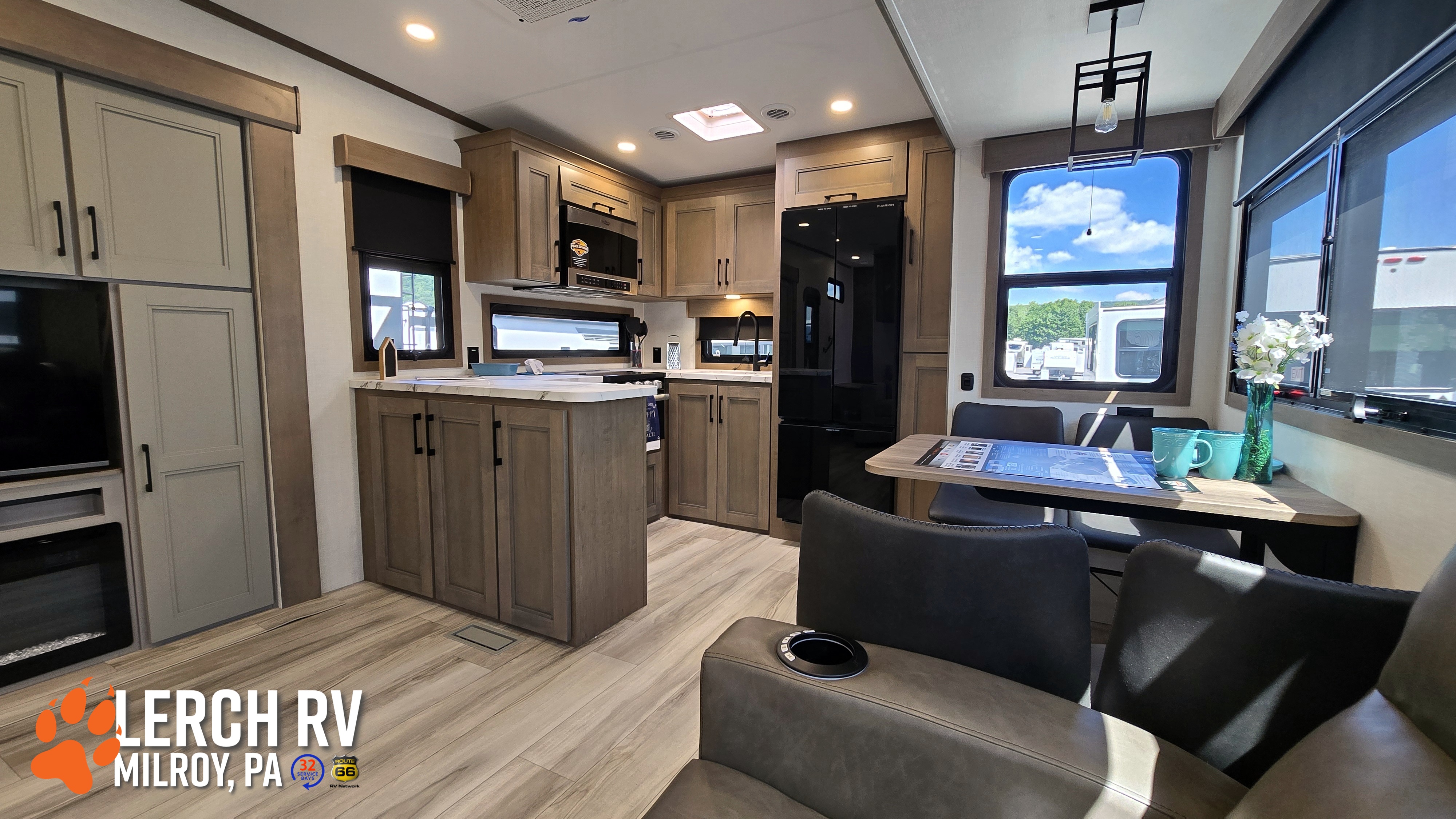 2026 KZ RV Durango HT D256RKT - Image 19