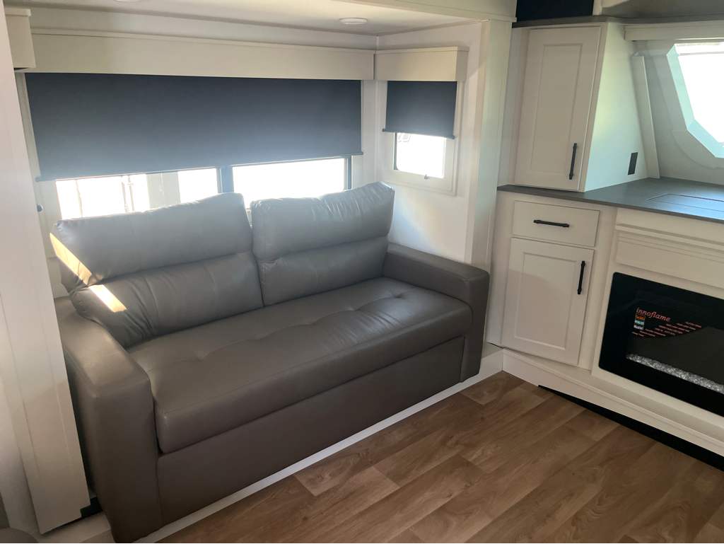 2026 GRAND DESIGN SOLITUDE 380FL - Image 7