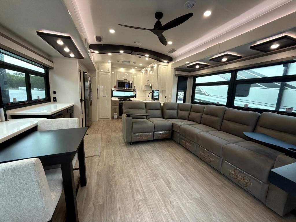2027 JAYCO PINNACLE 38FBRK - Image 19
