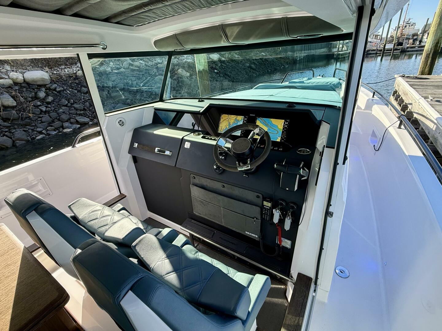 2023 Axopar 37 Cross Cabin - Image 29