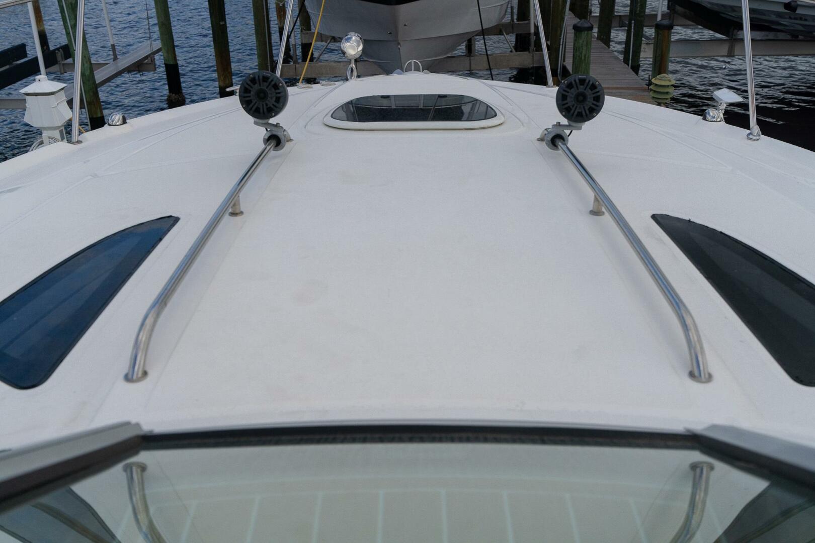 2016 Sea Ray 330 Sundancer - Image 6