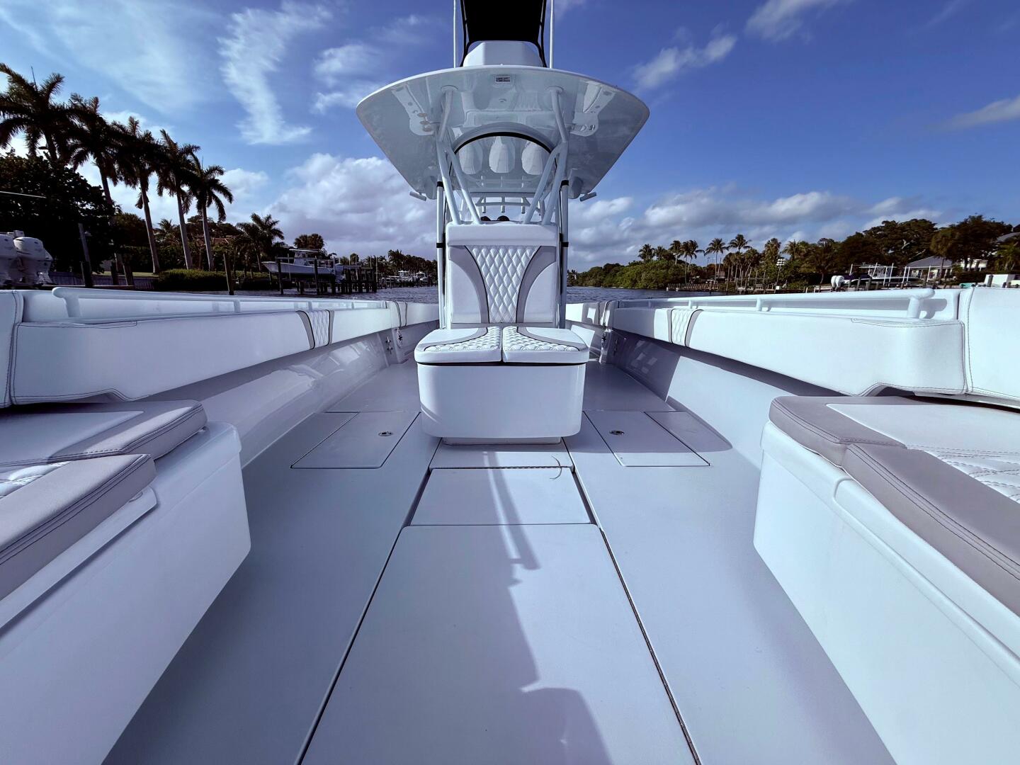 2024 Contender 39 ST - Image 8