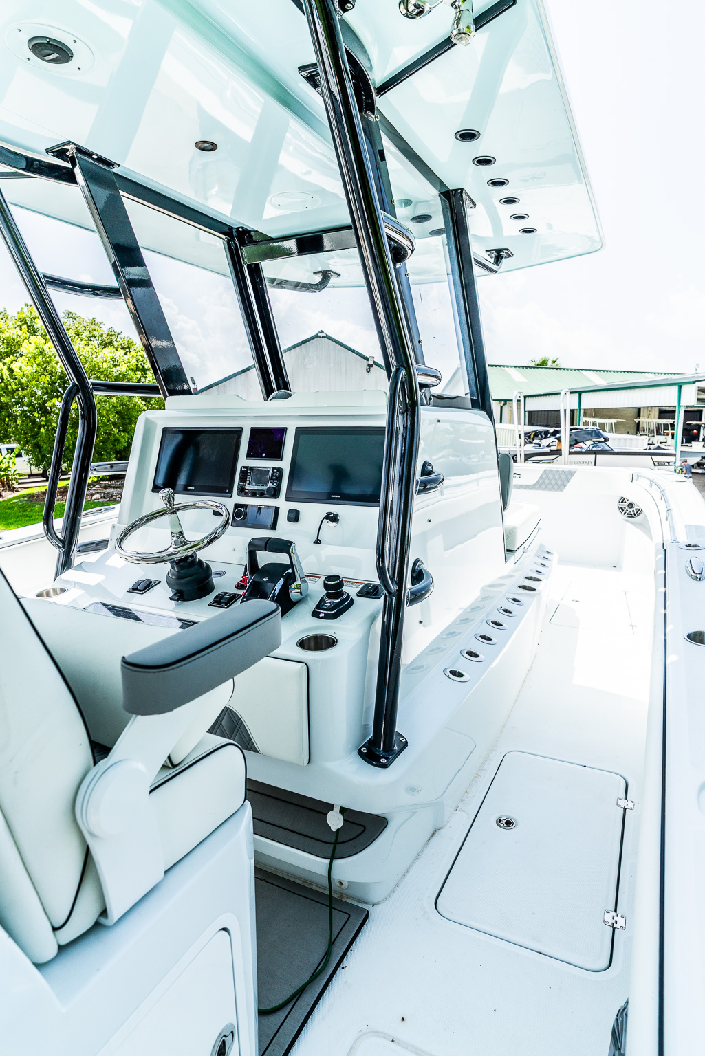 2026 INVINCIBLE 2026 33 CATAMARAN - Image 14