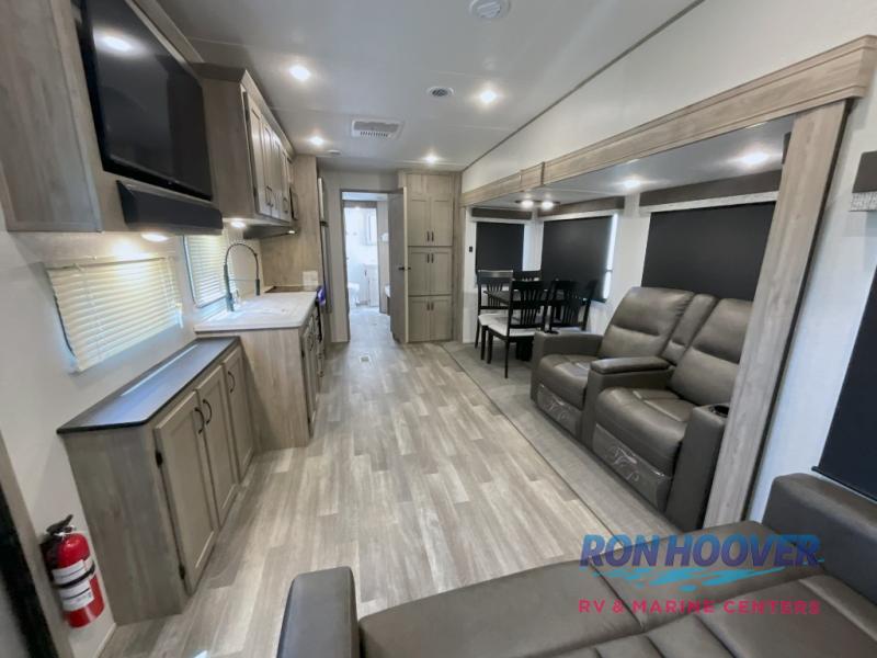 2024 COACHMEN 368TBH - Image 37