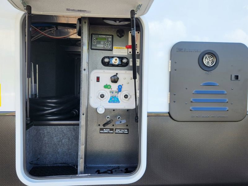 2026 JAYCO SEISMIC 395 - Image 7