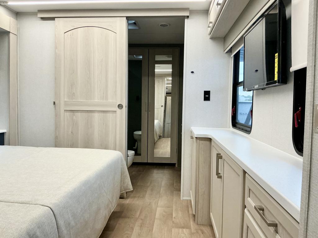 2026 PALOMINO 384RKH - Image 27