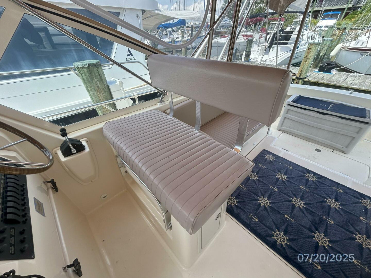 2006 Mainship Pilot 30 Base - Image 26