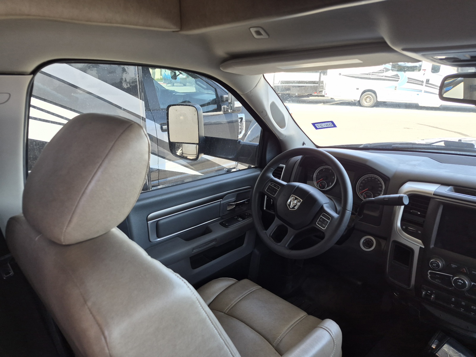 2018 DYNAMAX ISATA 5 30FWD - Image 4