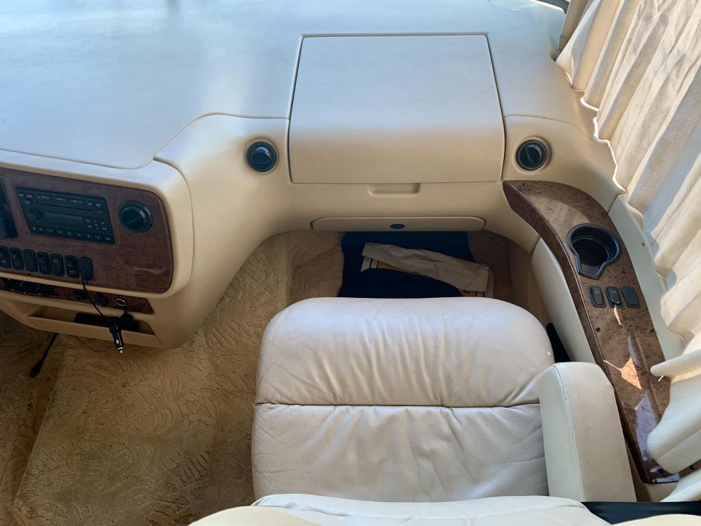 2005 MOUNTAIN AIRE 3778-WORKHORSE - Image 13