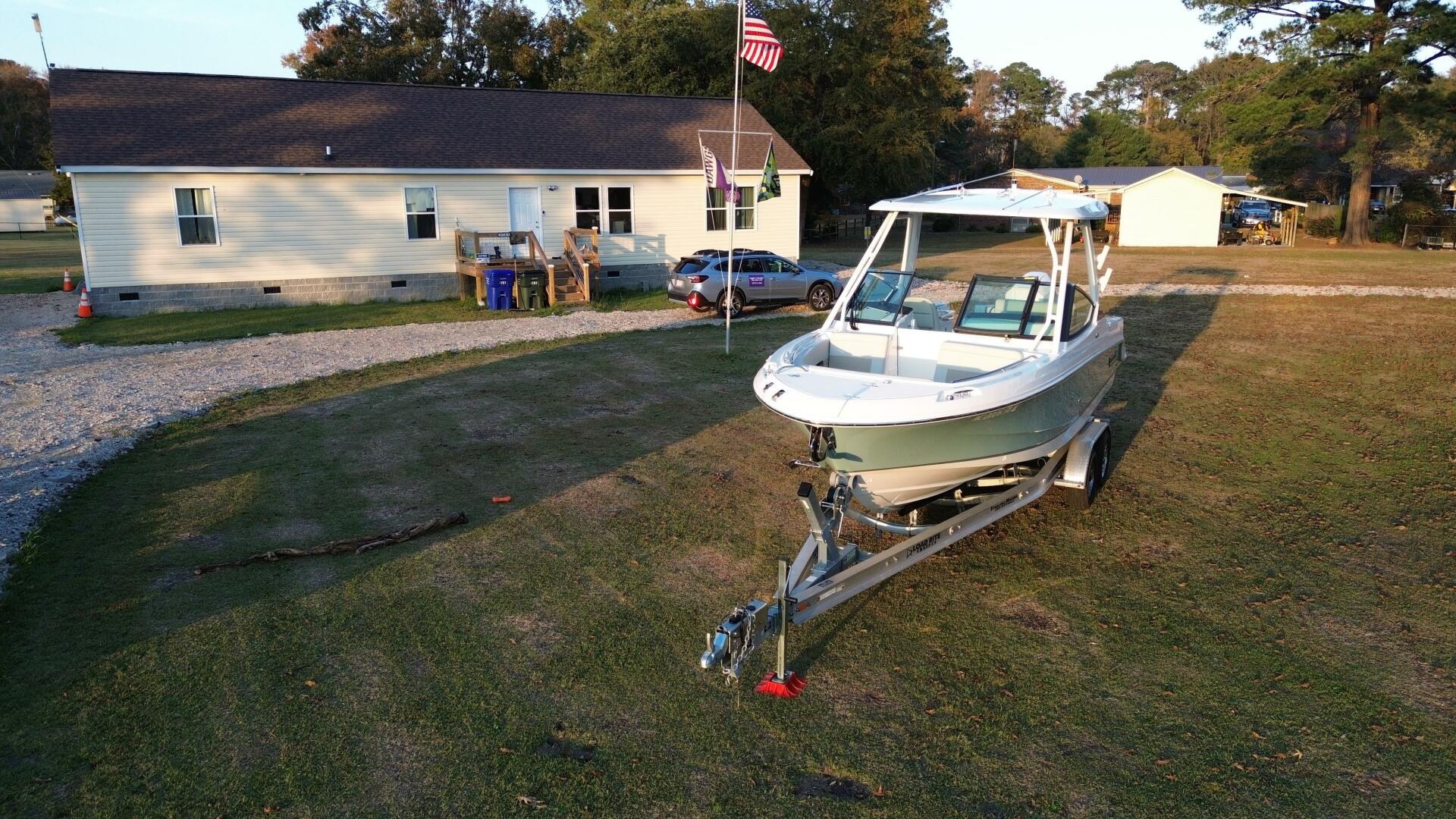2023 Boston Whaler 240 Vantage - Image 9