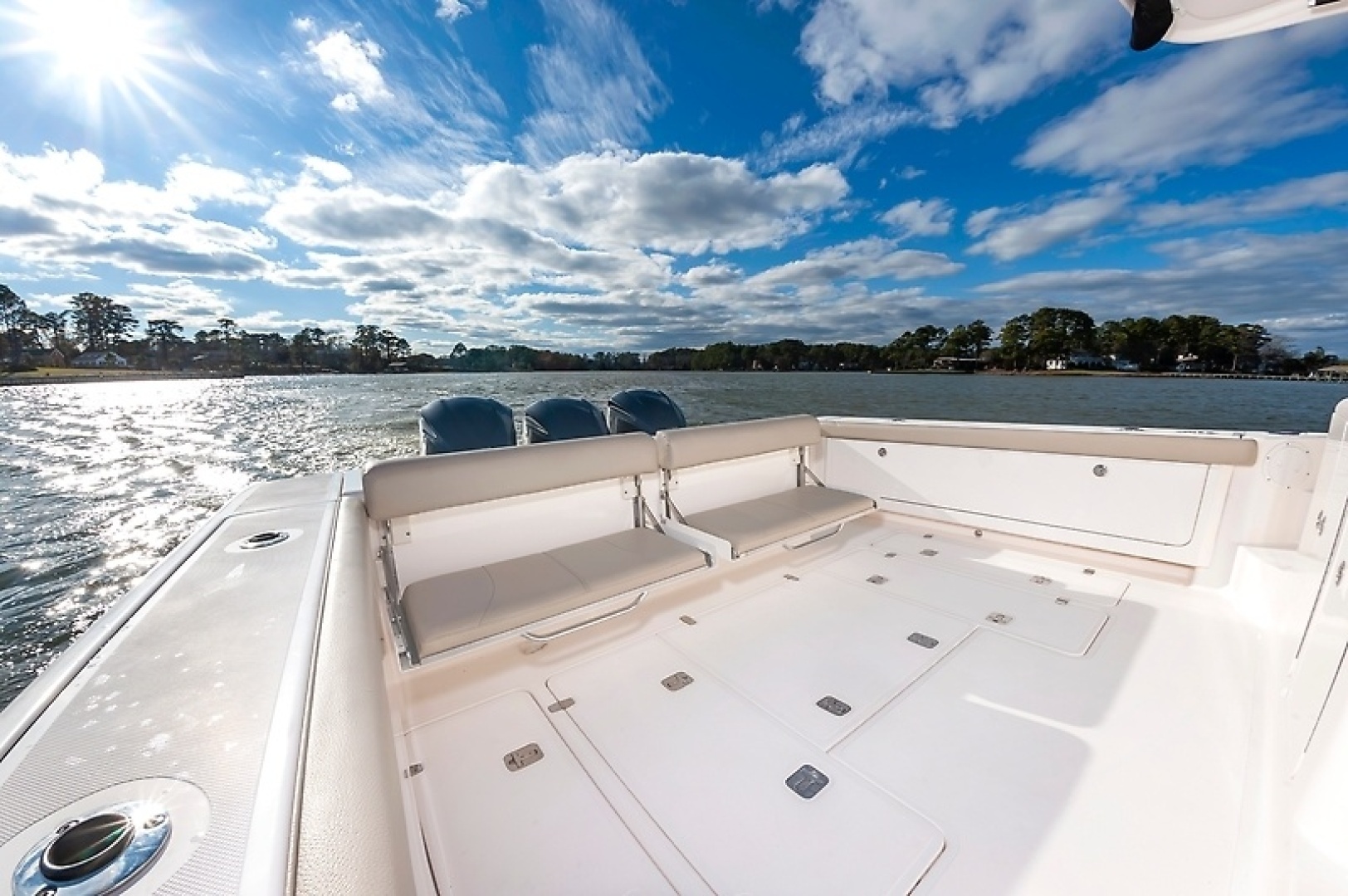 2015 PURSUIT 385 OS Base - Image 6