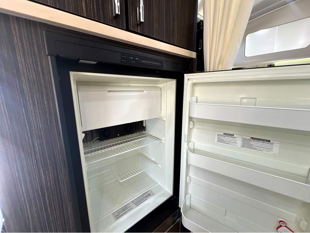 2017 AIRSTREAM INTERNATIONAL 19CB - Image 12