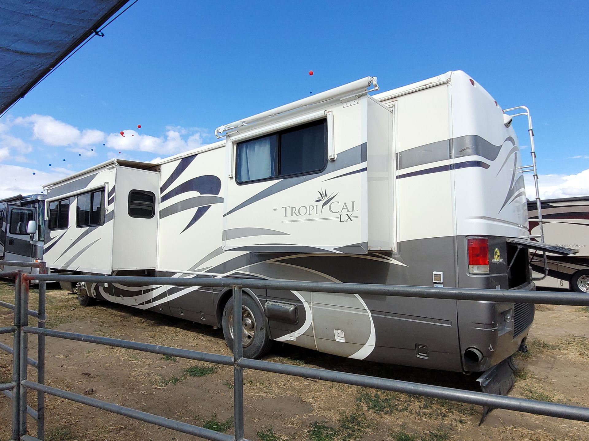2005 National Tropical 396LX - Image 5