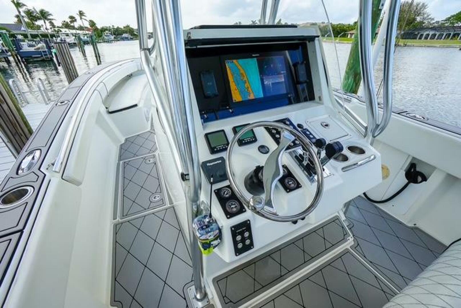 2007 Spectre 37 Center Console - Image 22