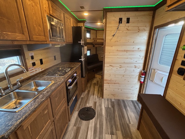 2026 ICE CASTLE SASQUATCH 8X24S - Image 15