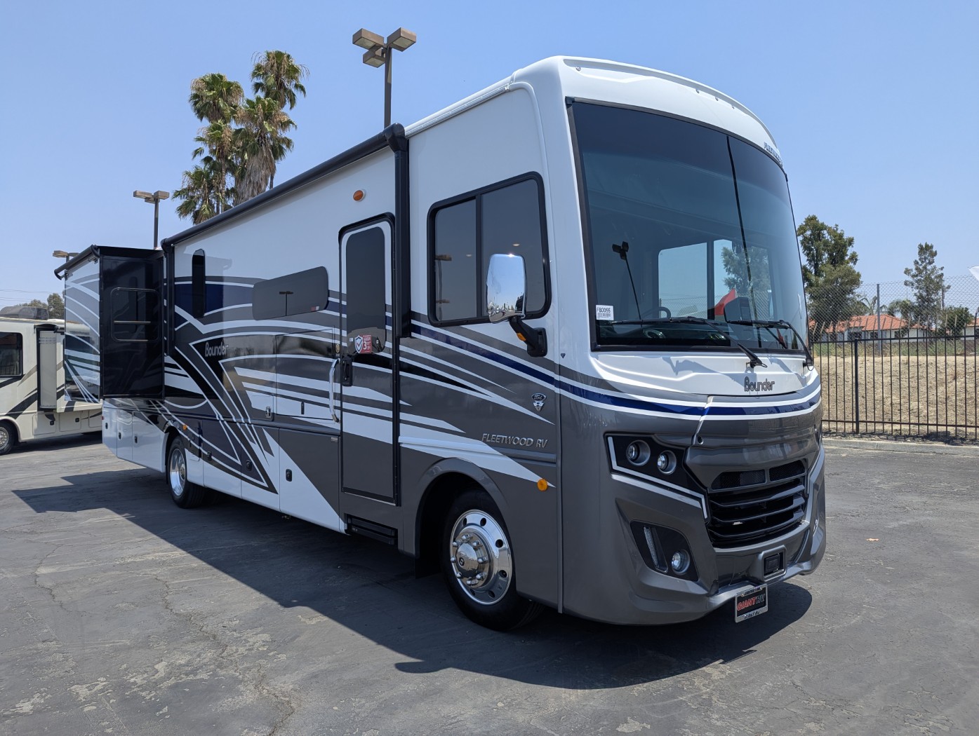 2026 Fleetwood Bounder 35K - Image 1