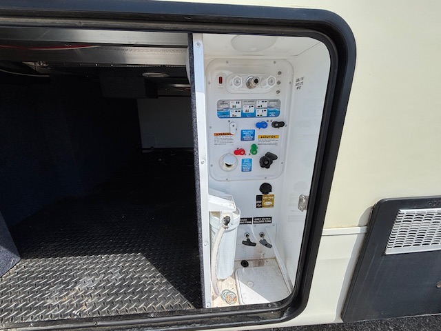 2018 Jayco North Point 379DBFS - Image 9
