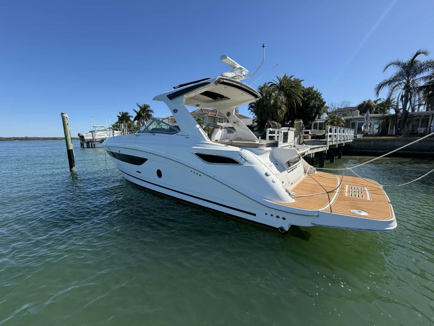 2016 Sea Ray 350 Sundancer - Image 14