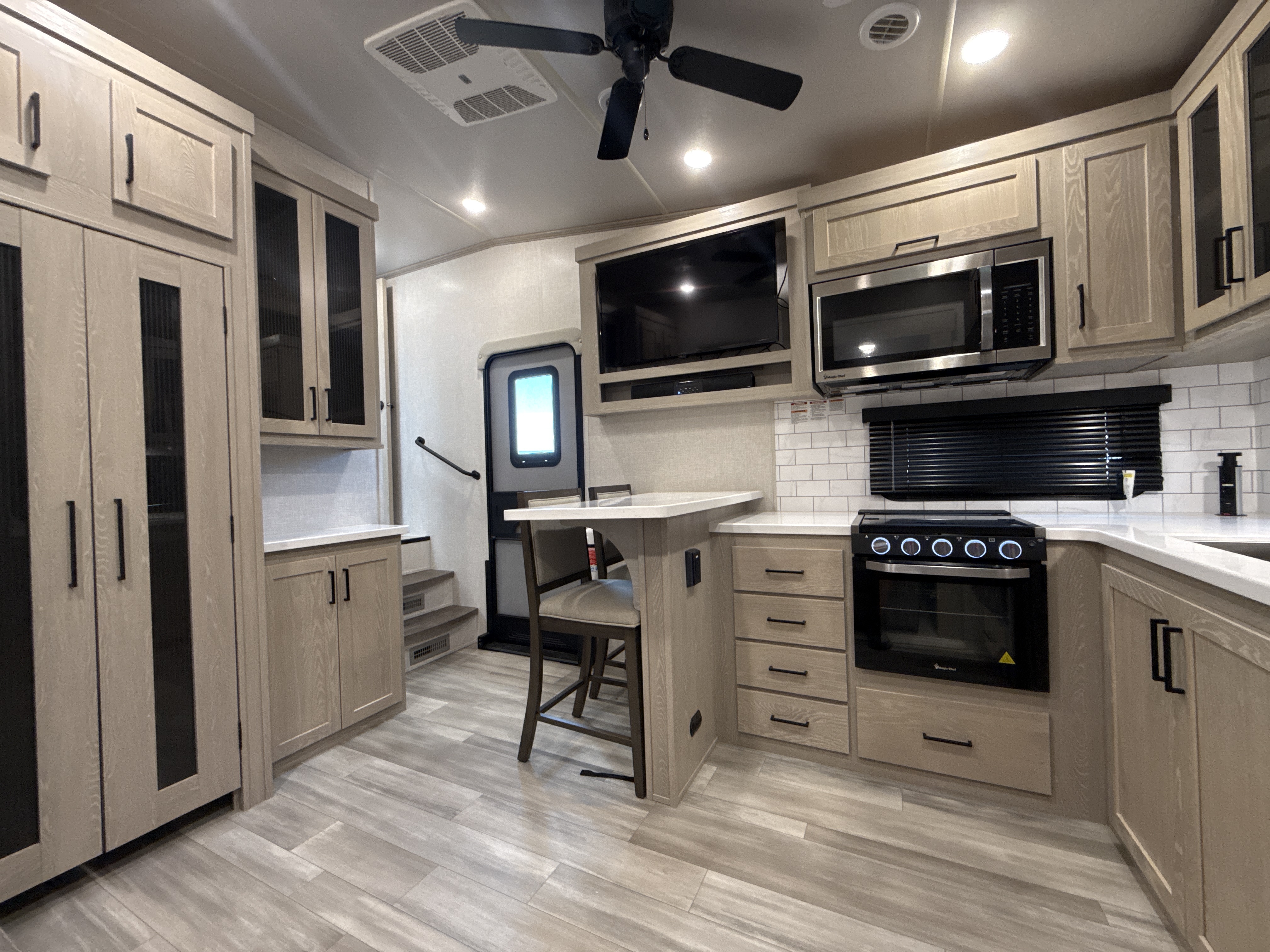 2023 Forest River Rockwood Signature 2442BS - Image 11