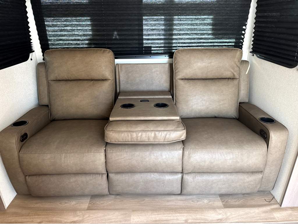 2027 GRAND DESIGN TRANSCEND 20MKX - Image 13