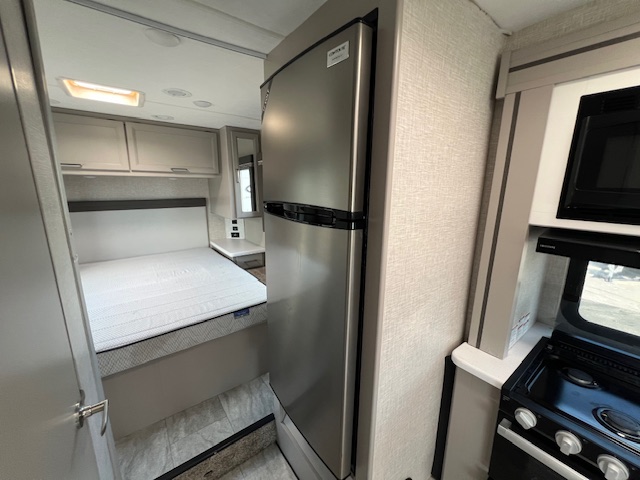 2025 Thor Motor Coach Quantum LC28 - Image 25