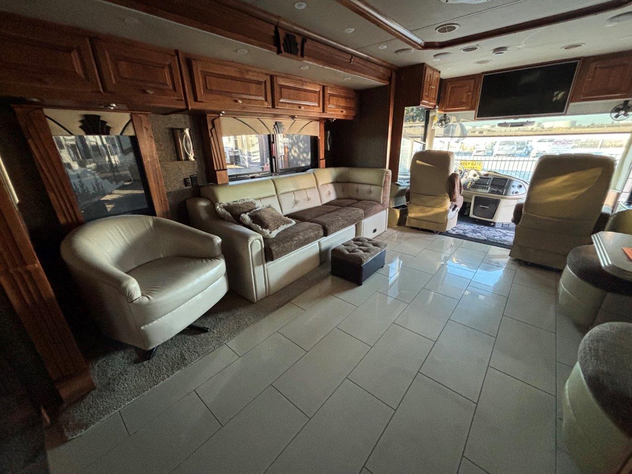 2015 Tiffin Phaeton 40 AH - Image 6
