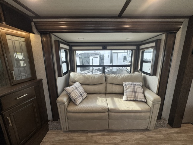 2020 Grand Design Solitude 380FL - Image 17