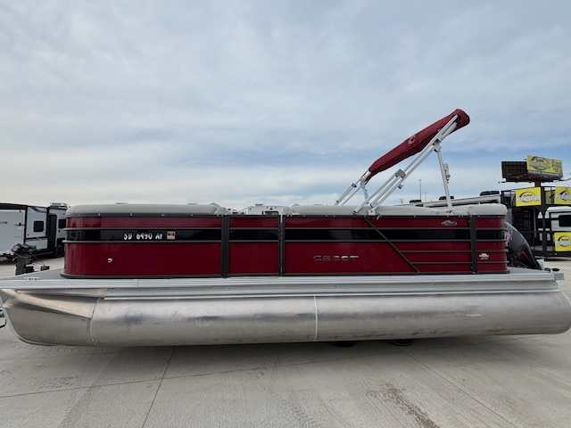 2022 CREST CLASSIC LX 220L - Image 1