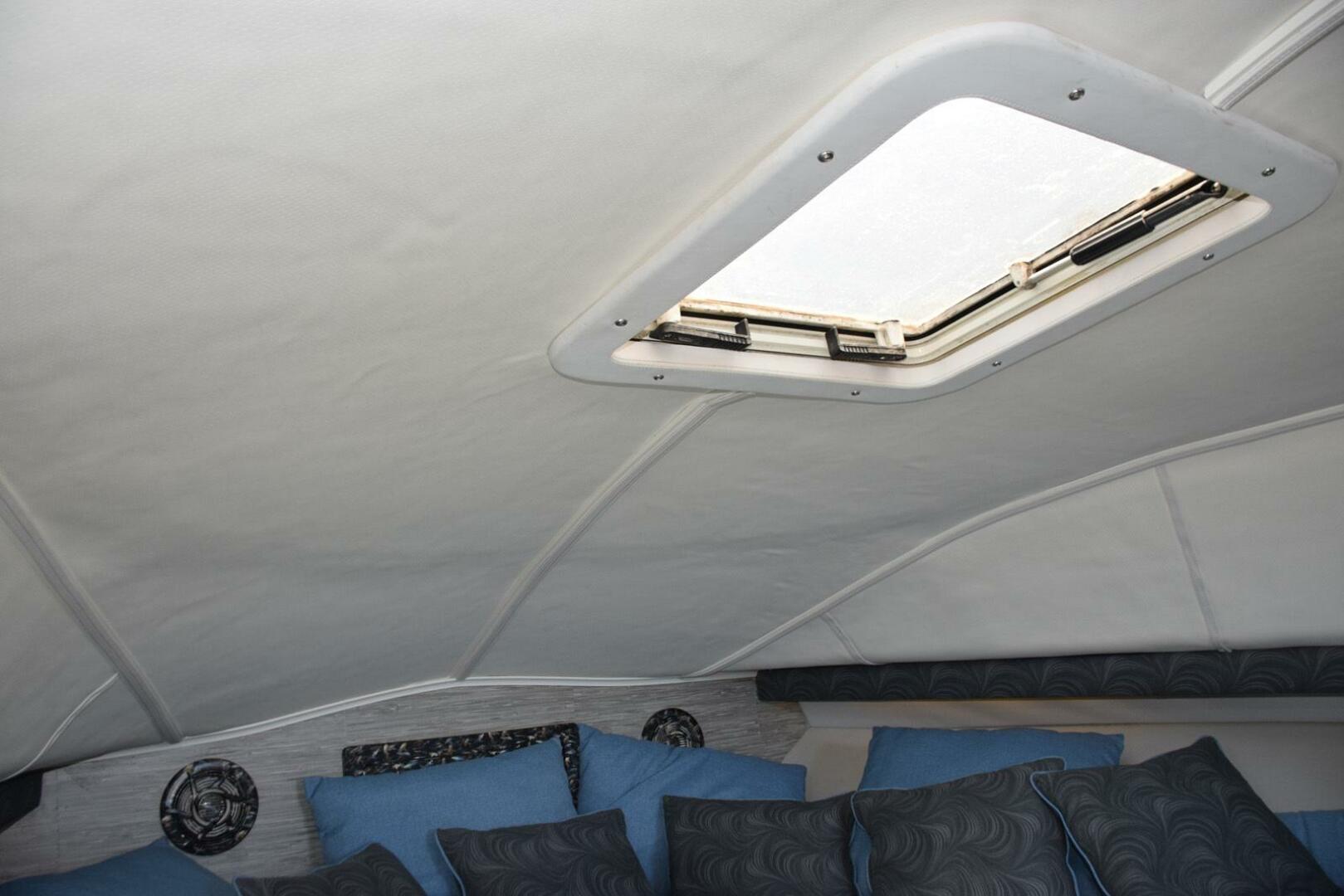1995 Blackfin Combi 33 - Image 29