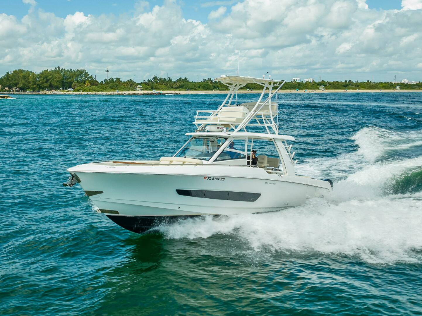 2016 Boston Whaler - Image 30