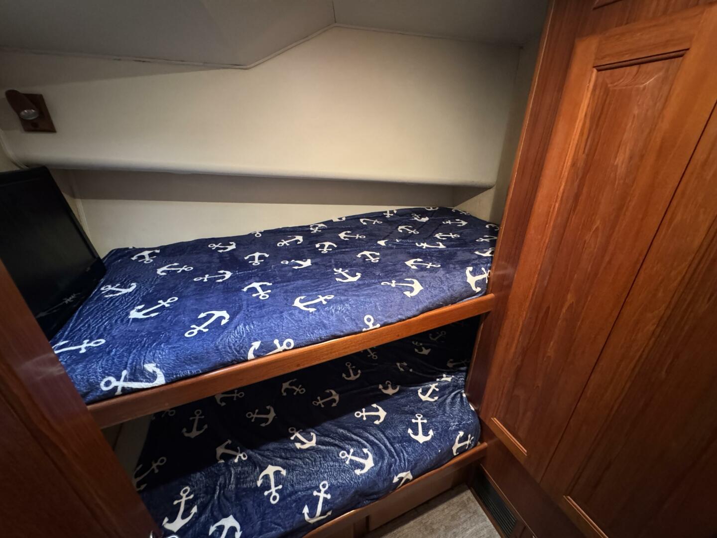 1995 Viking 58 Convertible - Image 43