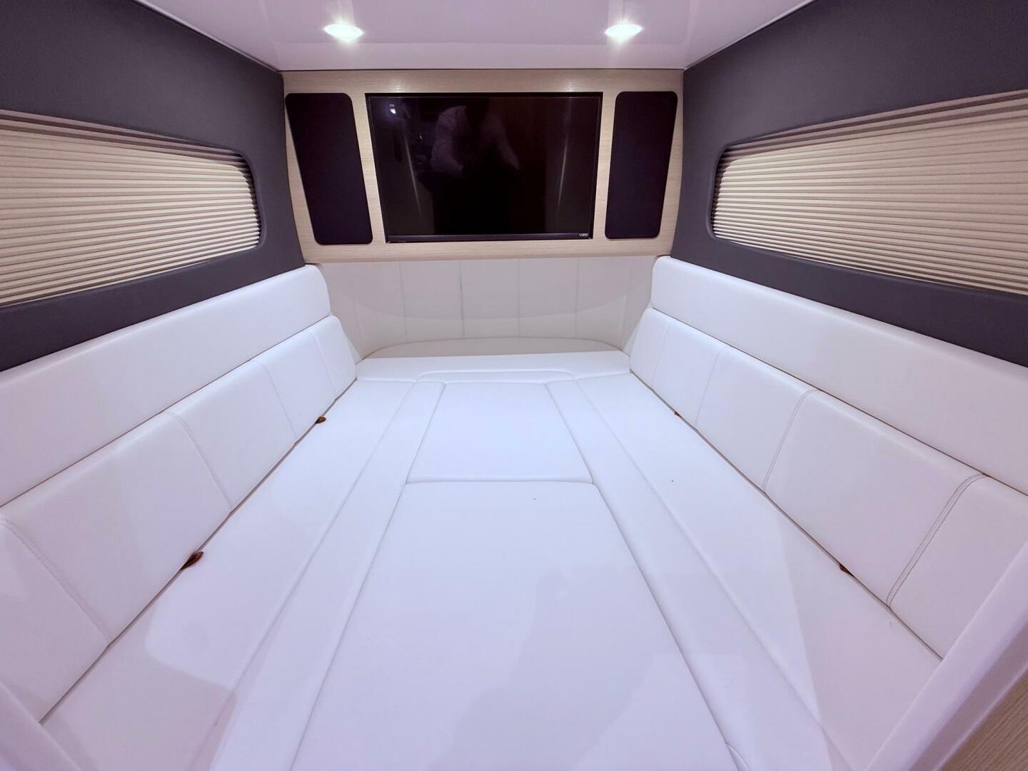 2006 Carver 43 Motor Yacht - Image 43