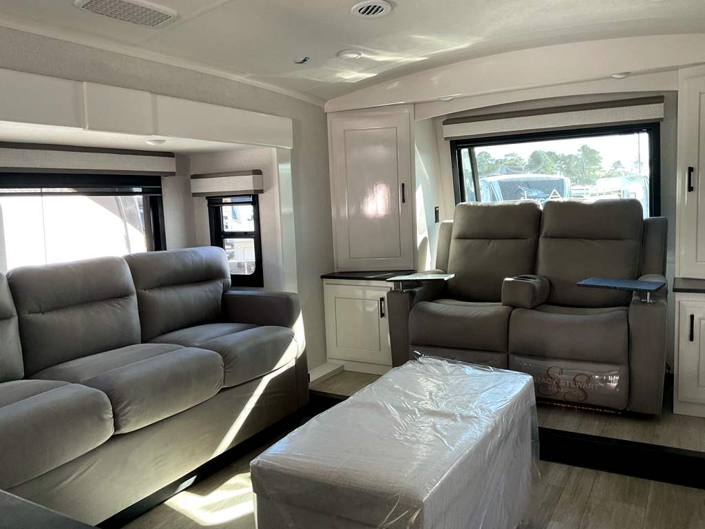 2026 JAYCO PINNACLE 39 FLOK - Image 8