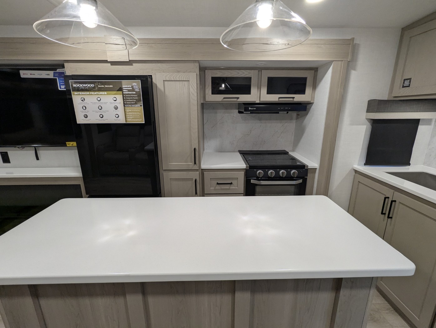 2026 Forest River Rockwood Ultra Lite 2906RL - Image 23