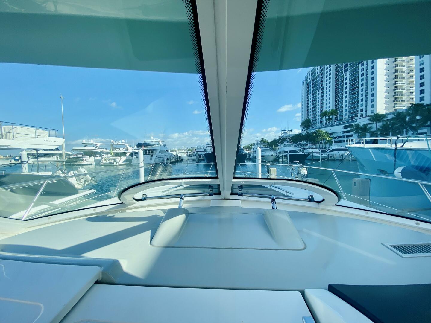 2010 Sea Ray 450 Sundancer - Image 31