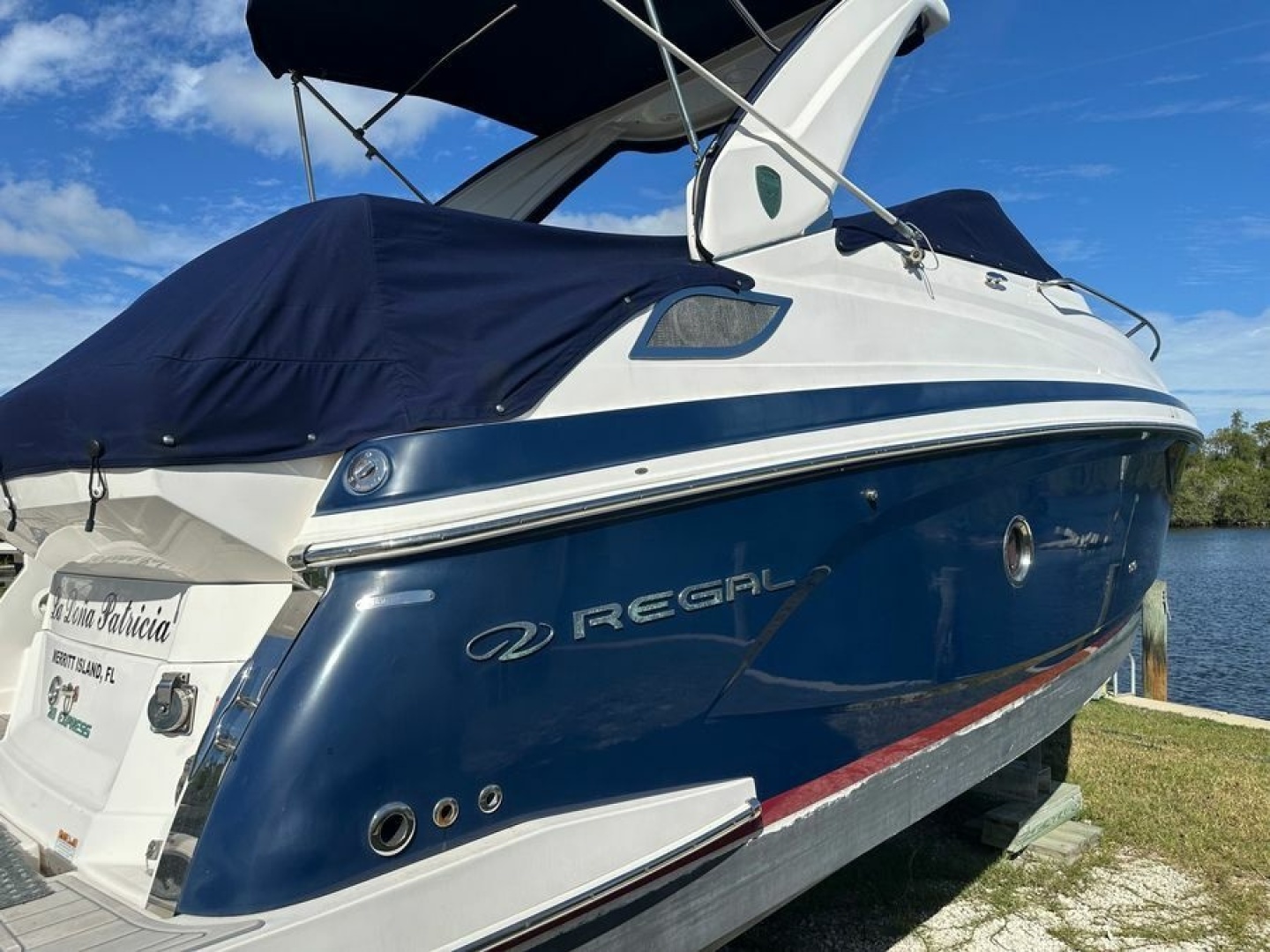 2017 Regal 28 Express - Image 2