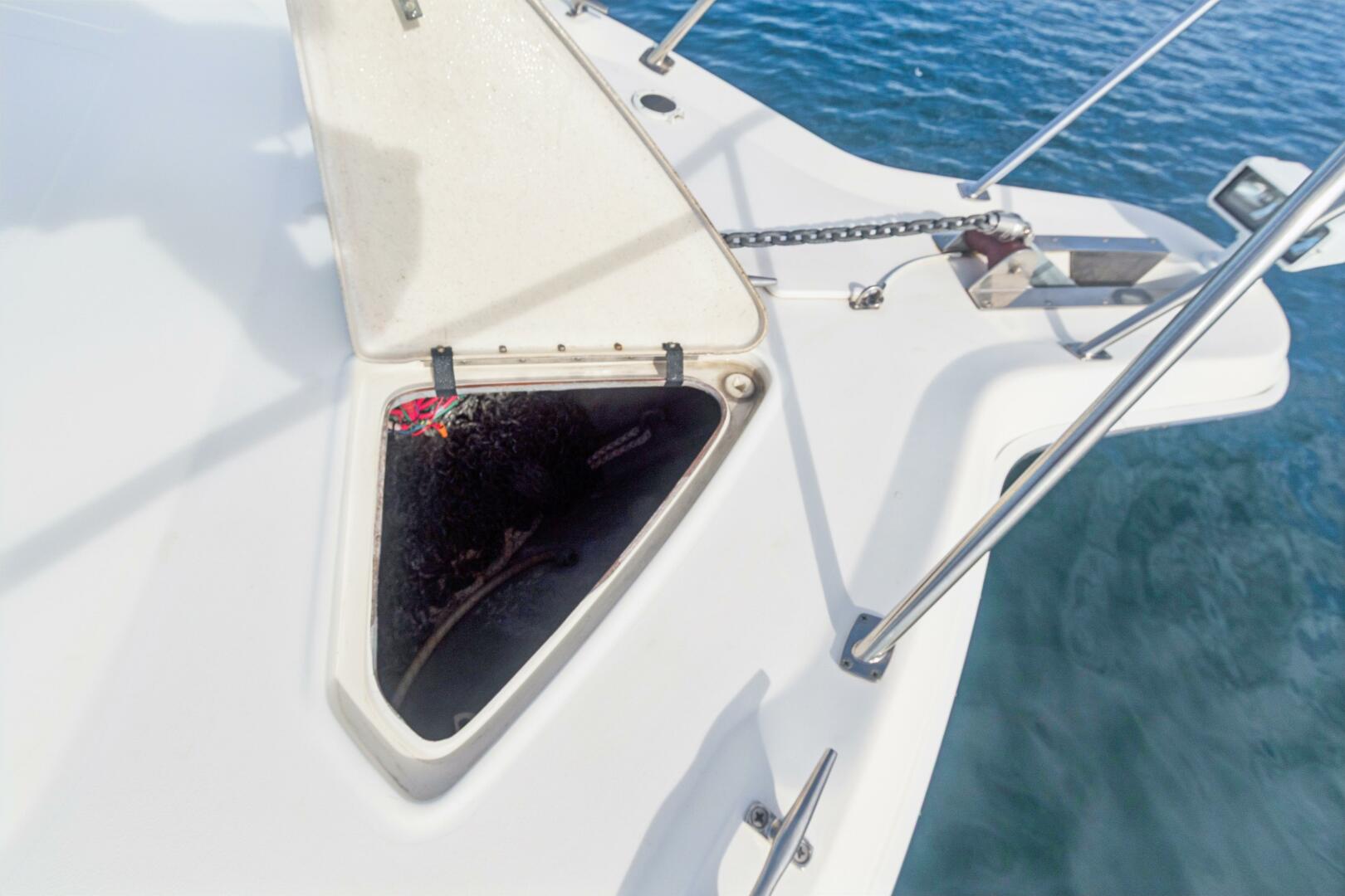 2000 Sea Ray 370 Express Cruiser - Image 64
