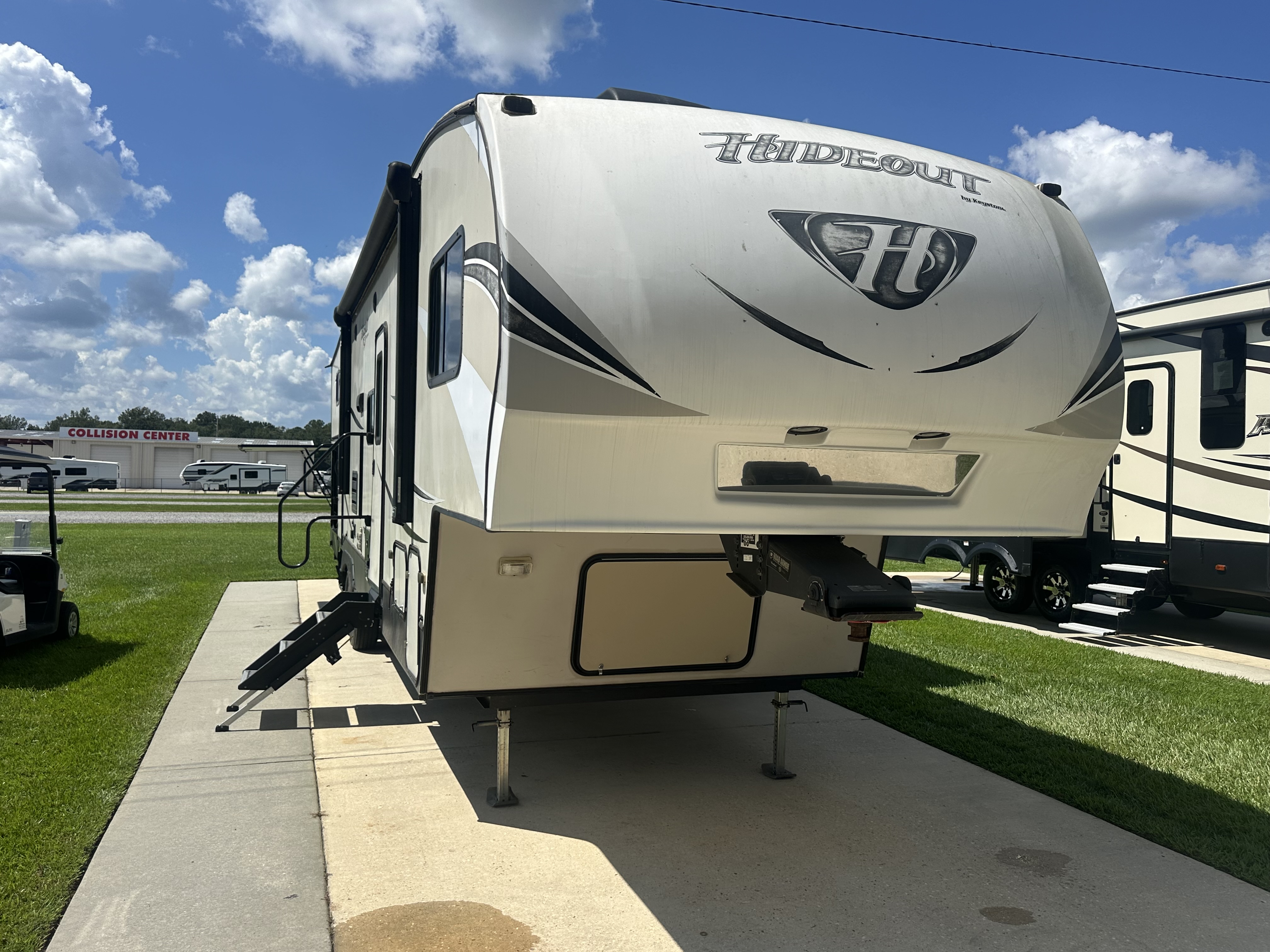 2018 Keystone HIDEOUT 308BHS - Image 1